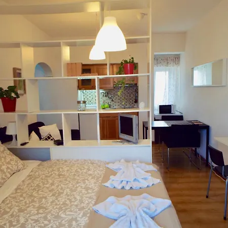 アパート A Linda *