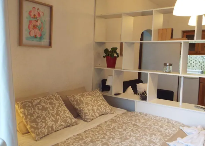 A Linda Apartment *